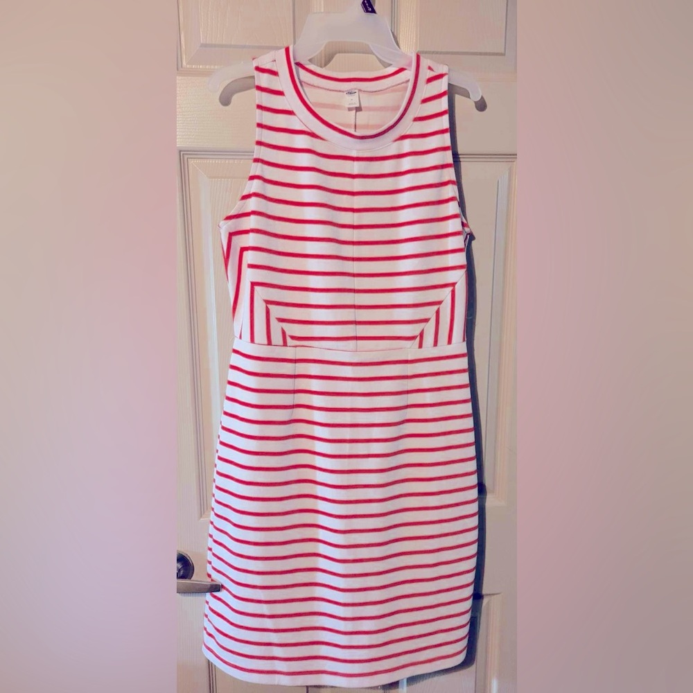 Red and white Old Navy dress. Size medium
